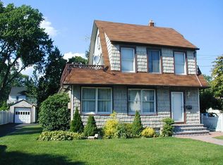 549 Fairview Ave, Baldwin, NY 11510