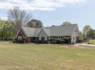 11365 Whispering Pines Dr, Olive Branch, MS 38654