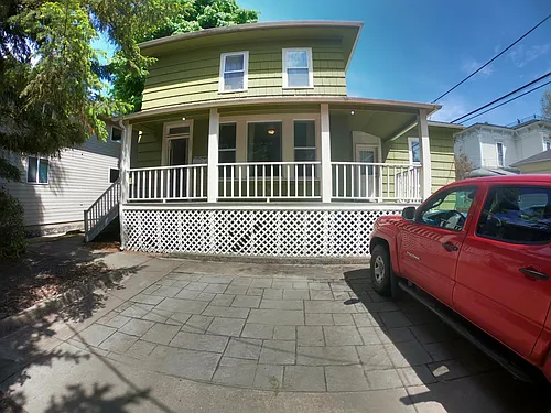 855 NW Van Buren Ave #3 Photo 1