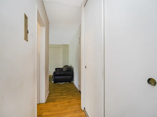 444 Neptune Avenue image 13 of 16