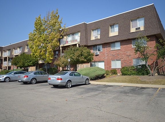 2nd image of 4 Villa Verde Dr APT 211