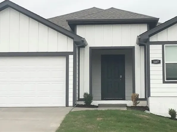 107 NW Granny Smith St, Gentry, AR 72734