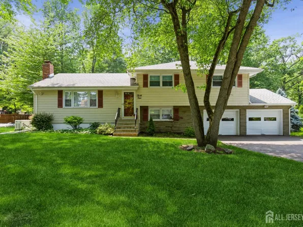 34 Remington Dr, Edison, NJ 08820