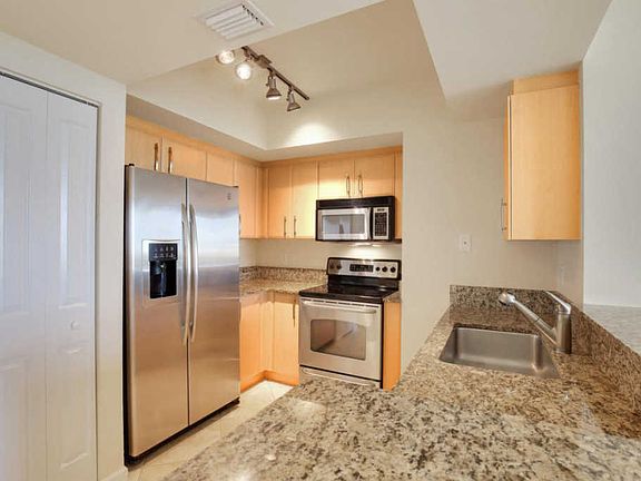 2nd image of 403 S Sapodilla Ave APT 401