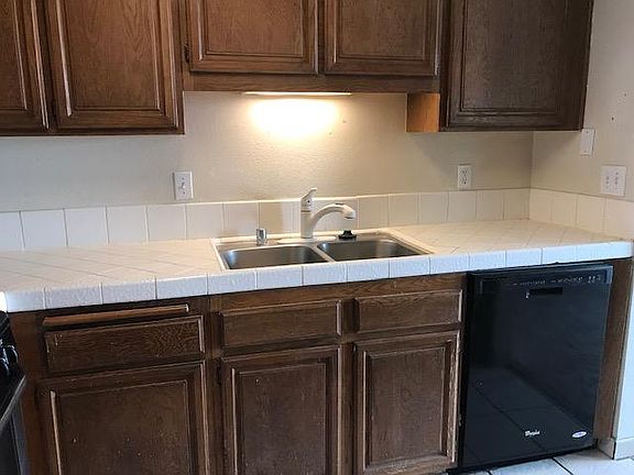 5th image of 2311 Sycamore Glen Dr APT 7