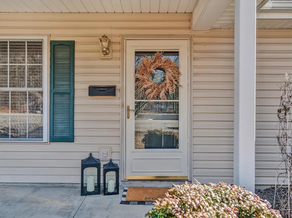 3374 Village Ct, Roanoke, VA 24012