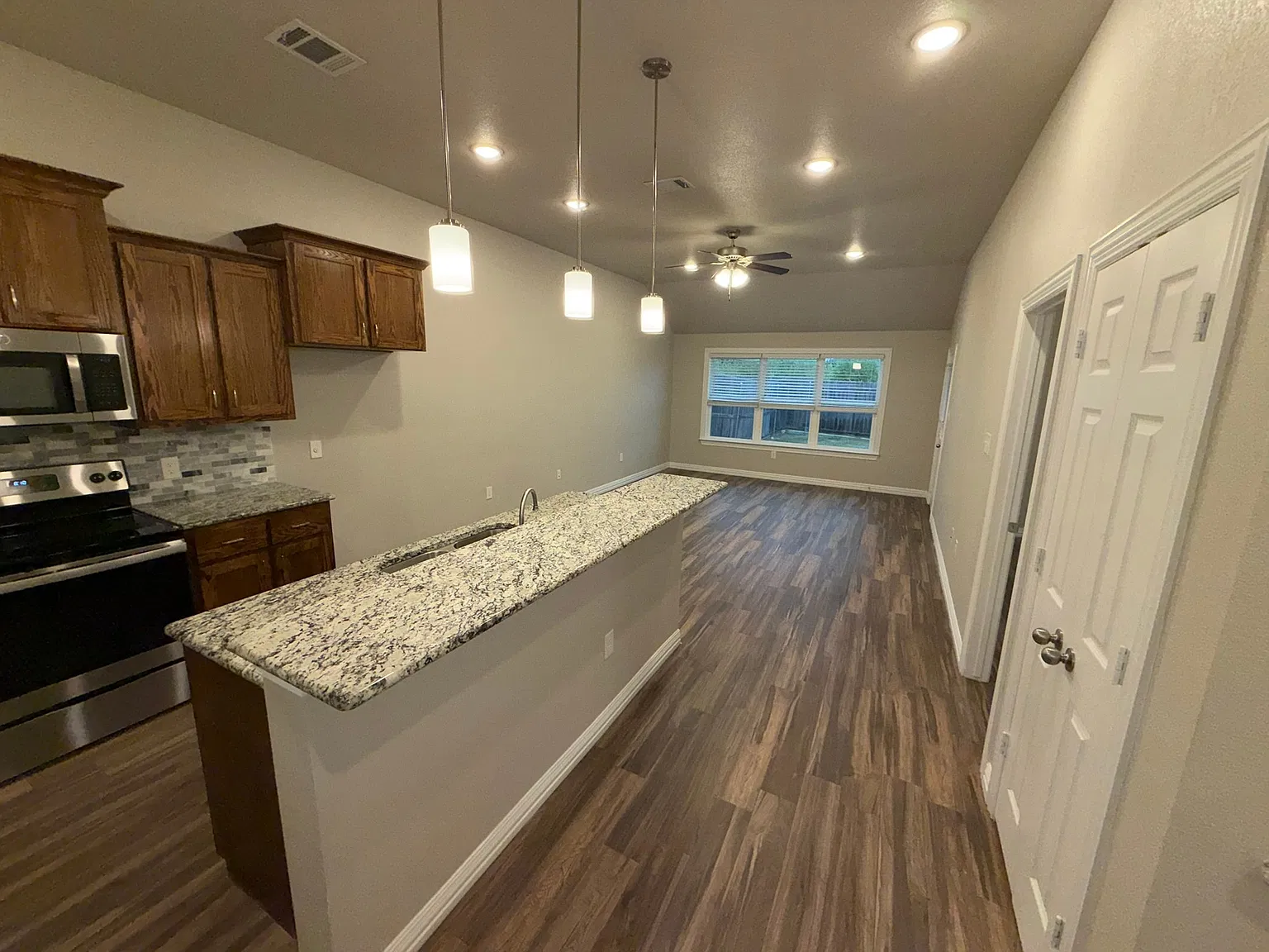 810 United DrIve — Photo 4