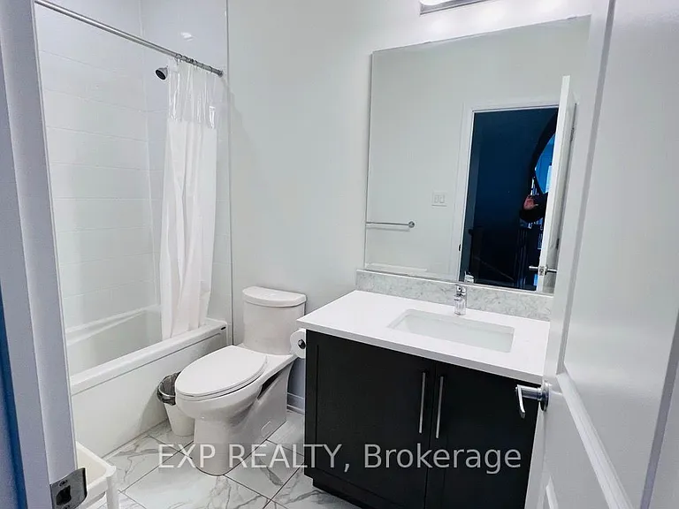 747 Coast Cir — Photo 18