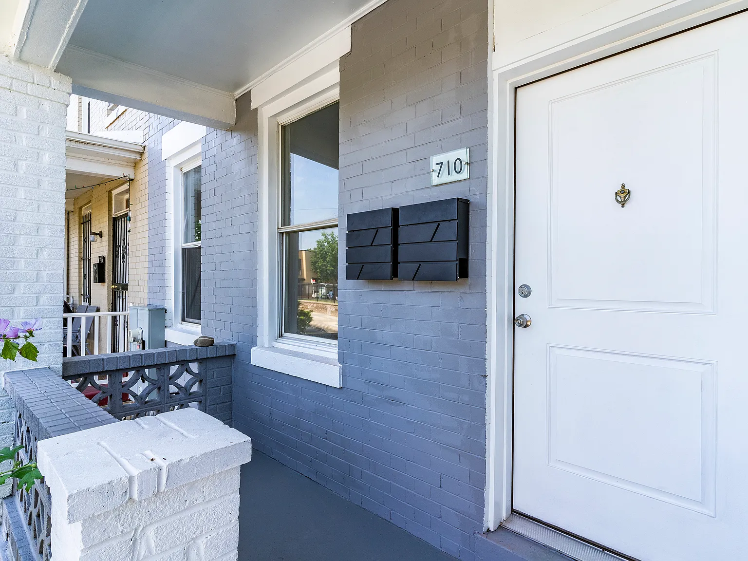 3 bed, 1250 sqft, $3,200 — Photo 2