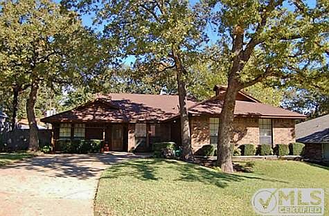 1st image of 402 Post Oak Dr
