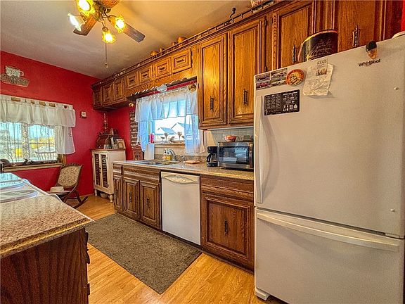 3rd image of 11 E Freeman Street
