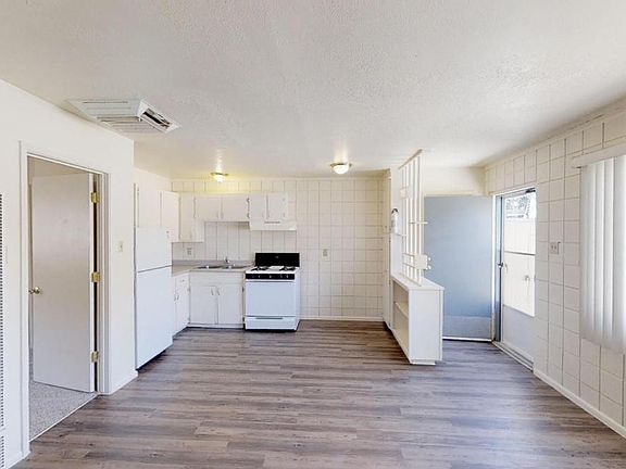 3rd image of 1208 Ortiz Dr SE #A