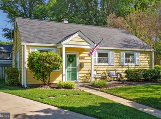 6920 Kenfig Dr, Falls Church, VA 22042