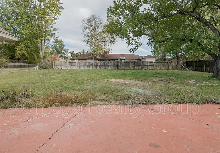 2061 Green Acres Dr — Photo 45