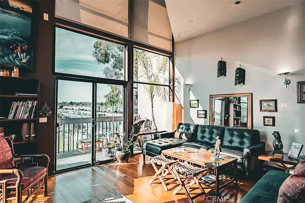 2 bed, 1650 sqft, $9,900 — Photo 4