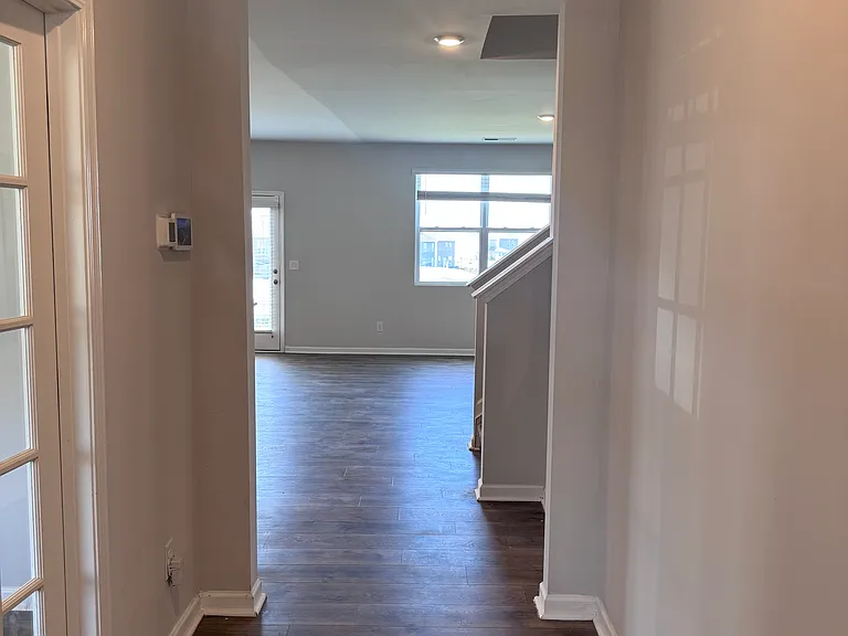 3022 Mallard Dr — Photo 2