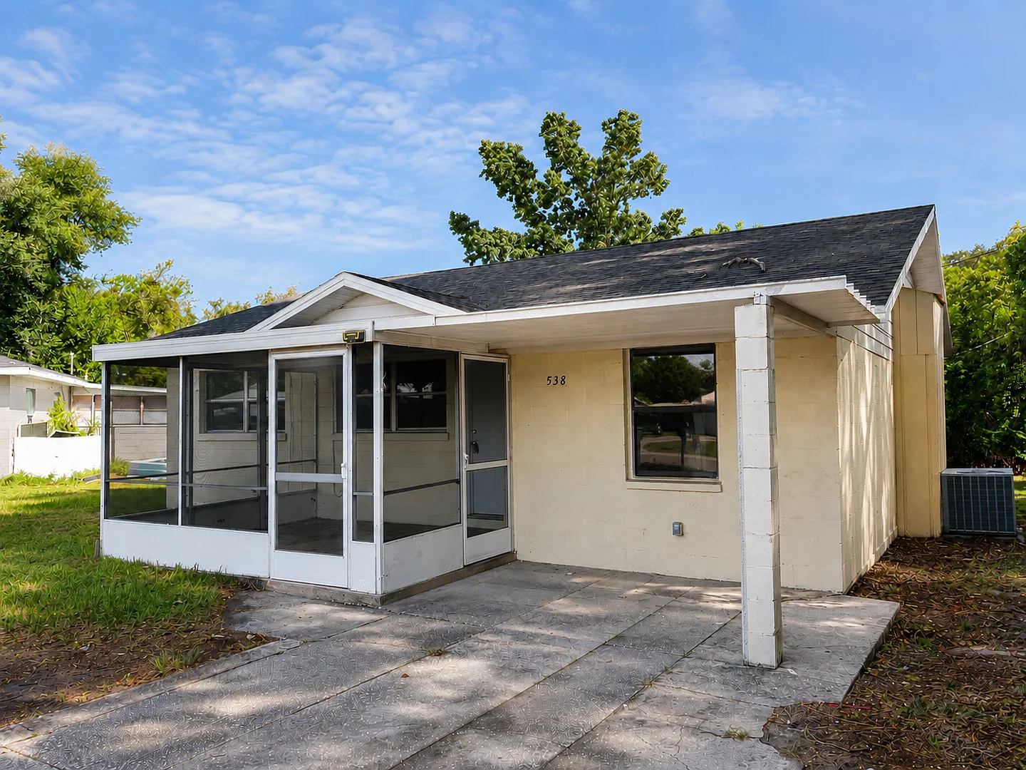 Beautiful 3BR/1BA Lakeland Home with Bonus Room Near Southeastern University! — Photo 2