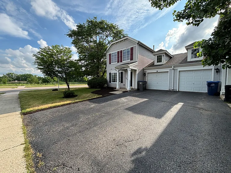 2477 Hillsboro Ln — Photo 13