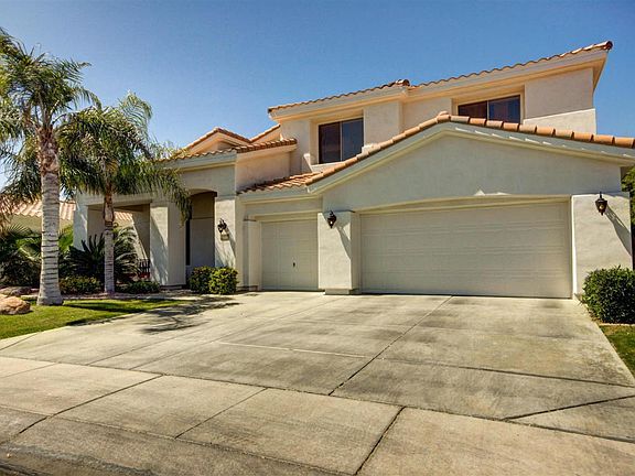 3rd image of 4430 S Oleander Dr