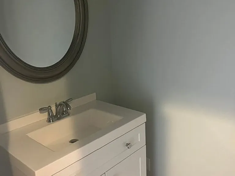 107 Ventura Pl — Photo 2