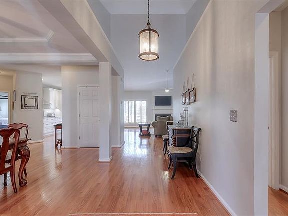 4th image of 2661 Thornberry Pl