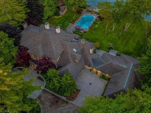35 Brentwood Rd, Oakville, ON L6J 4B7