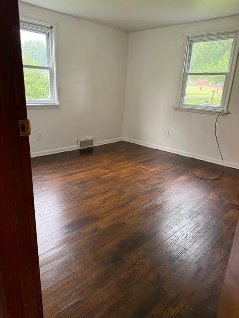 11 Kepple St — Photo 2