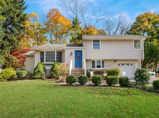 48 E Nauraushaun Ave, Pearl River, NY 10965