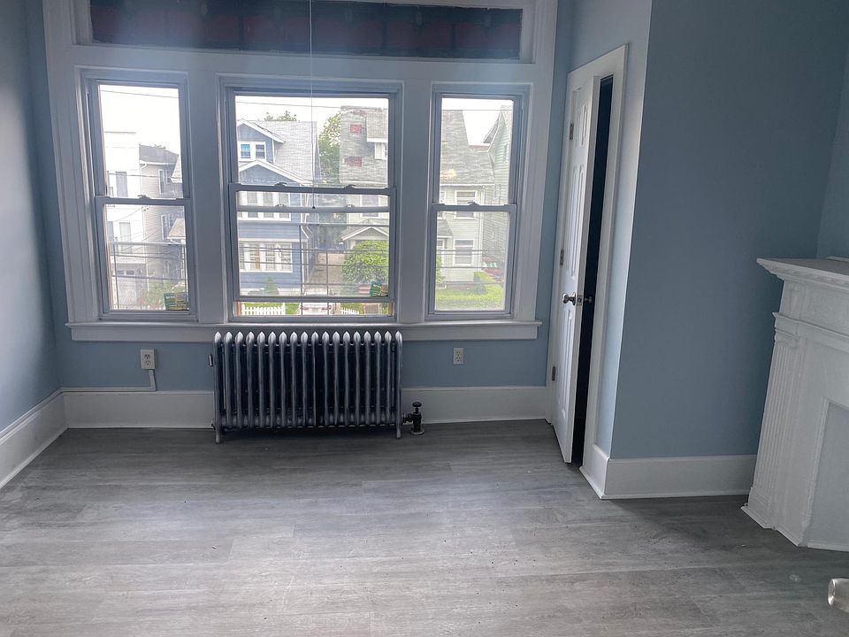 2nd image of 271 Seymour Ave Floor 2