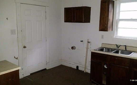 4th image of 1738 6th St