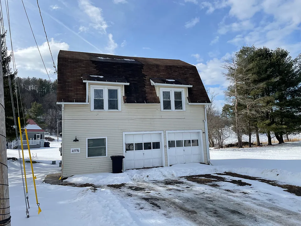 49 Seneca St #1/2