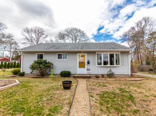 16 Maple St, Bourne, MA 02532