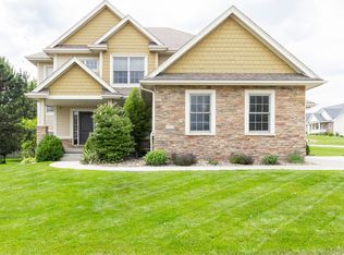 303 S 61st St, West Des Moines, IA 50266