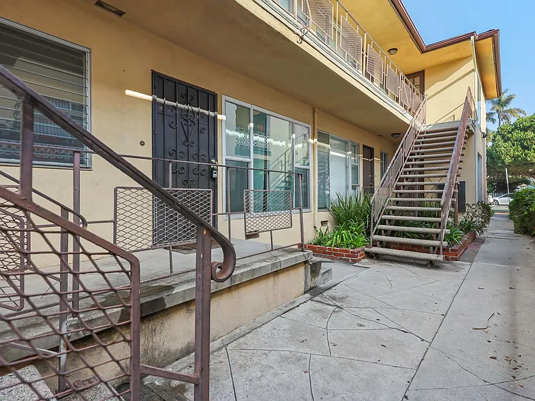 1238 11th St #5 — Photo 5