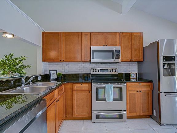 4th image of 8522 Pinehurst Dr