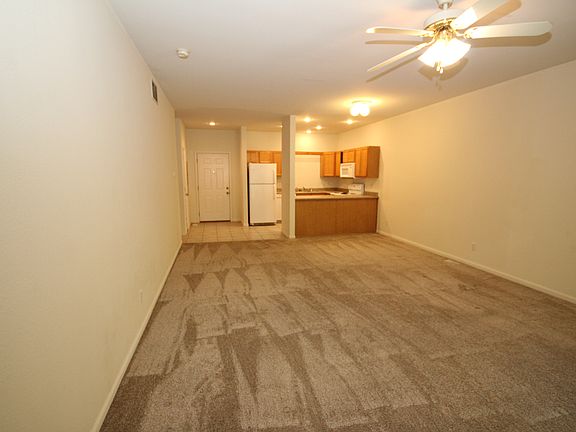 5th image of 1515 Hutton Way #B4