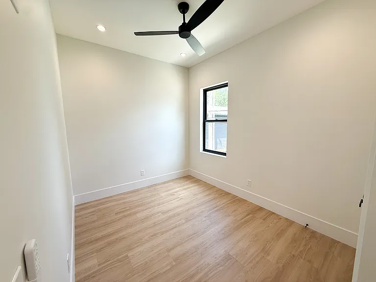 1448 Lexington Ave #C — Photo 10
