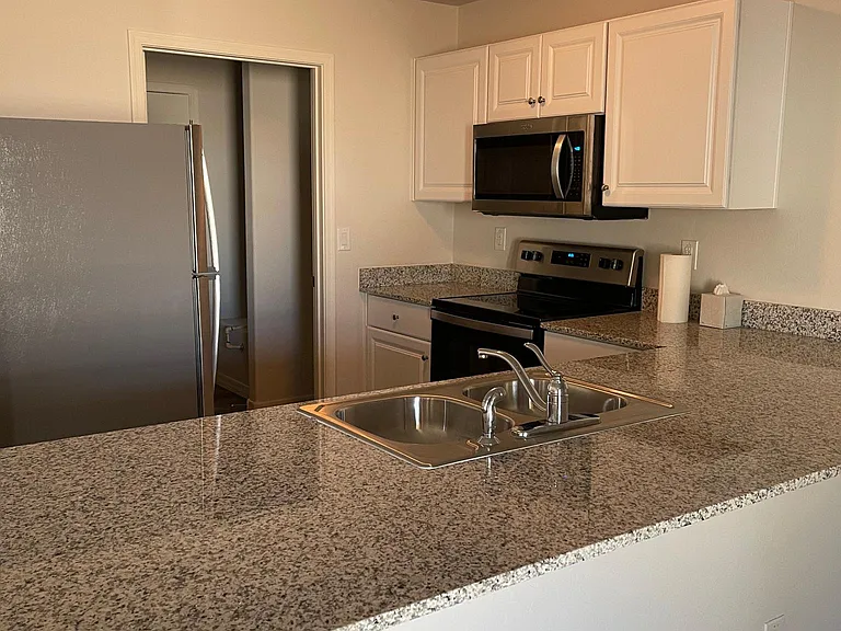 1008 W Nina Dr — Photo 9