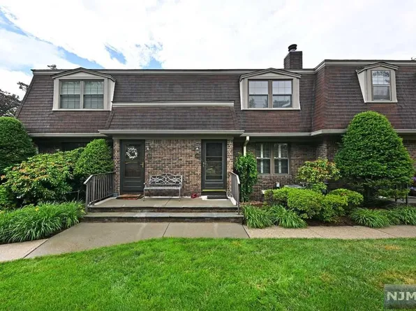 101 E Oak St APT A2, Oakland, NJ 07436