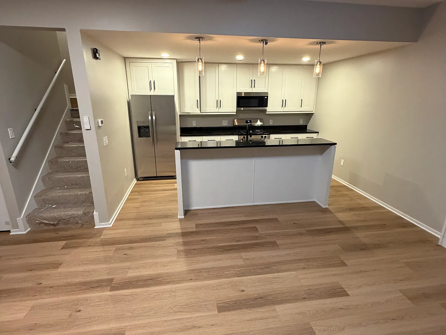 2 bed, $3,500 — Photo 3