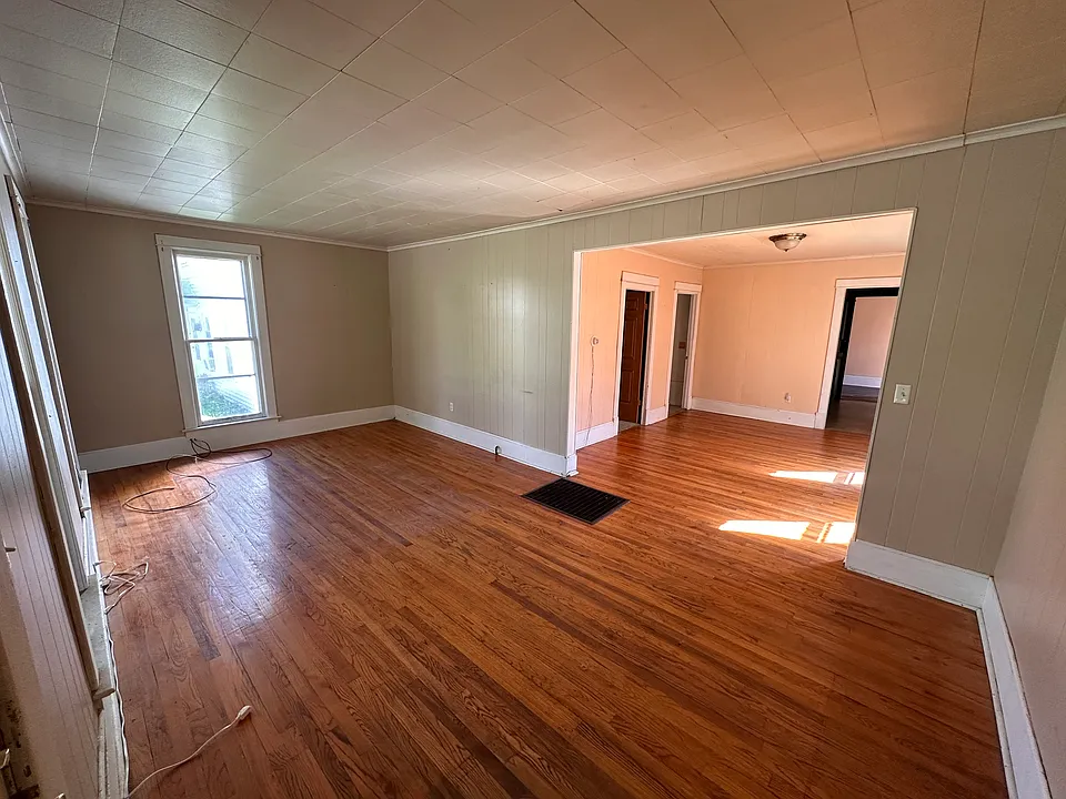 289 South Ave
