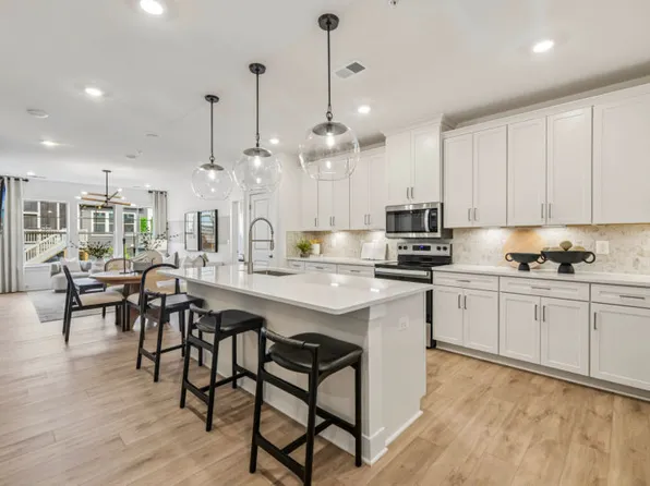 2.2.0 B - Bella Plan, The Flats at Heathcote Village by Del Webb