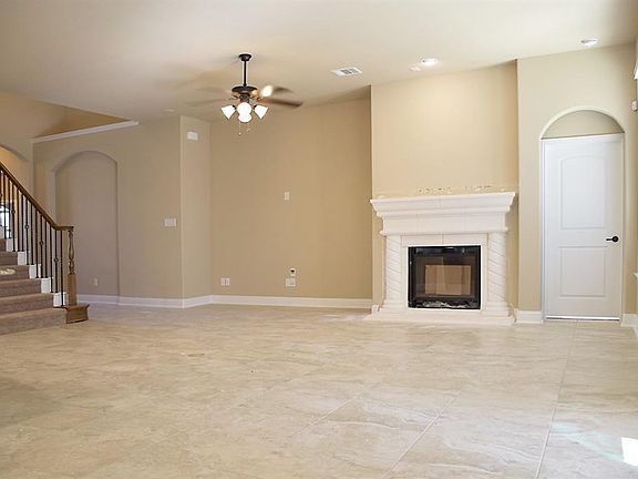 5th image of 1020 Summer Ln