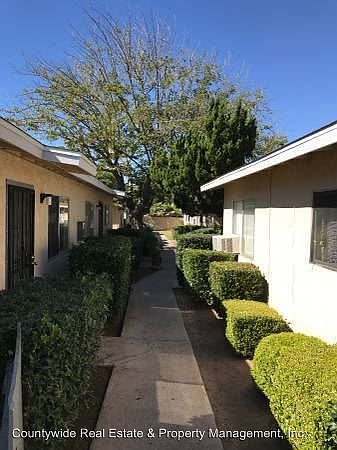 1st image of 1106 N Mollison Ave