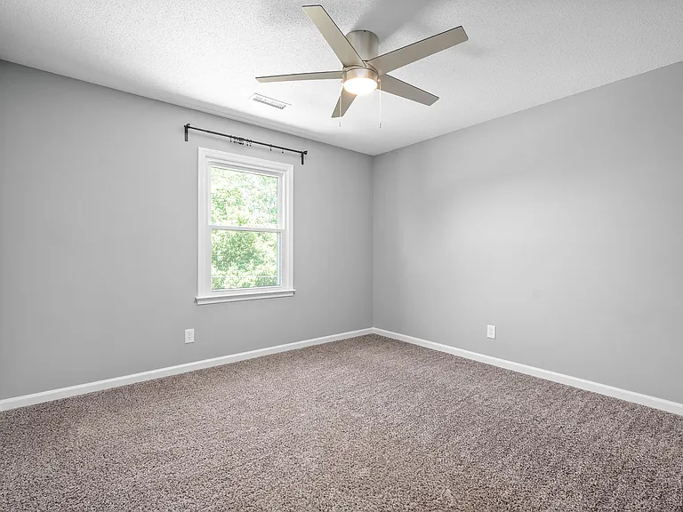 830 Iris Ln — Photo 25