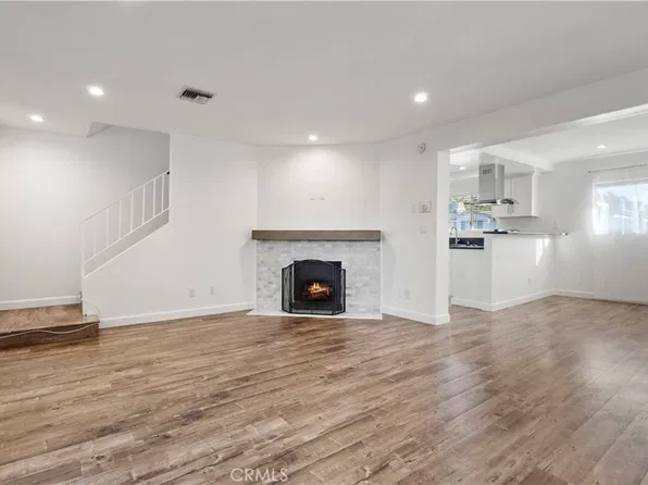 18550 Hatteras St Unit 111, Tarzana, CA 91356