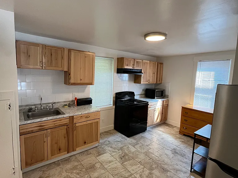 420 Pine Ave — Photo 4
