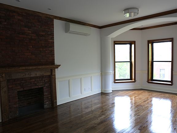 5th image of 290 Greene Ave APT 2