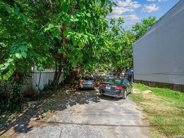 Doscher Street, Brooklyn, NY 11208