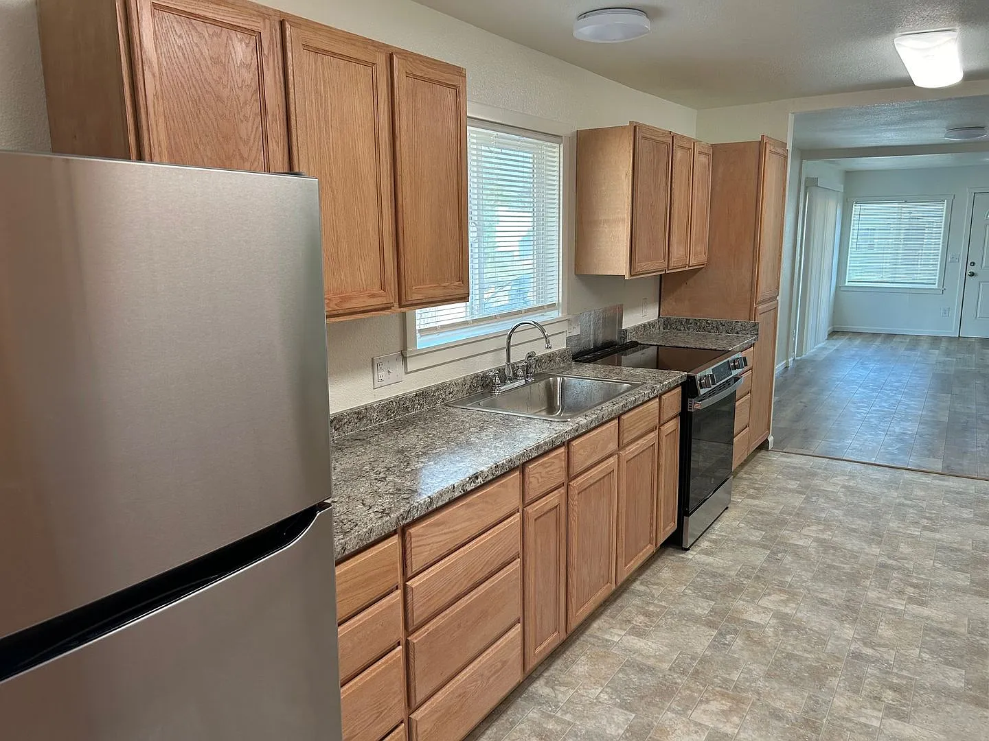 $300 Off First Month's Rent! Completely Remodeled Home With Bonus Room In Klamath Falls — Photo 3